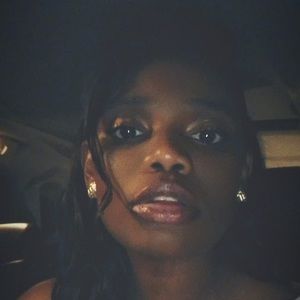 Meet your Posher, Raquel